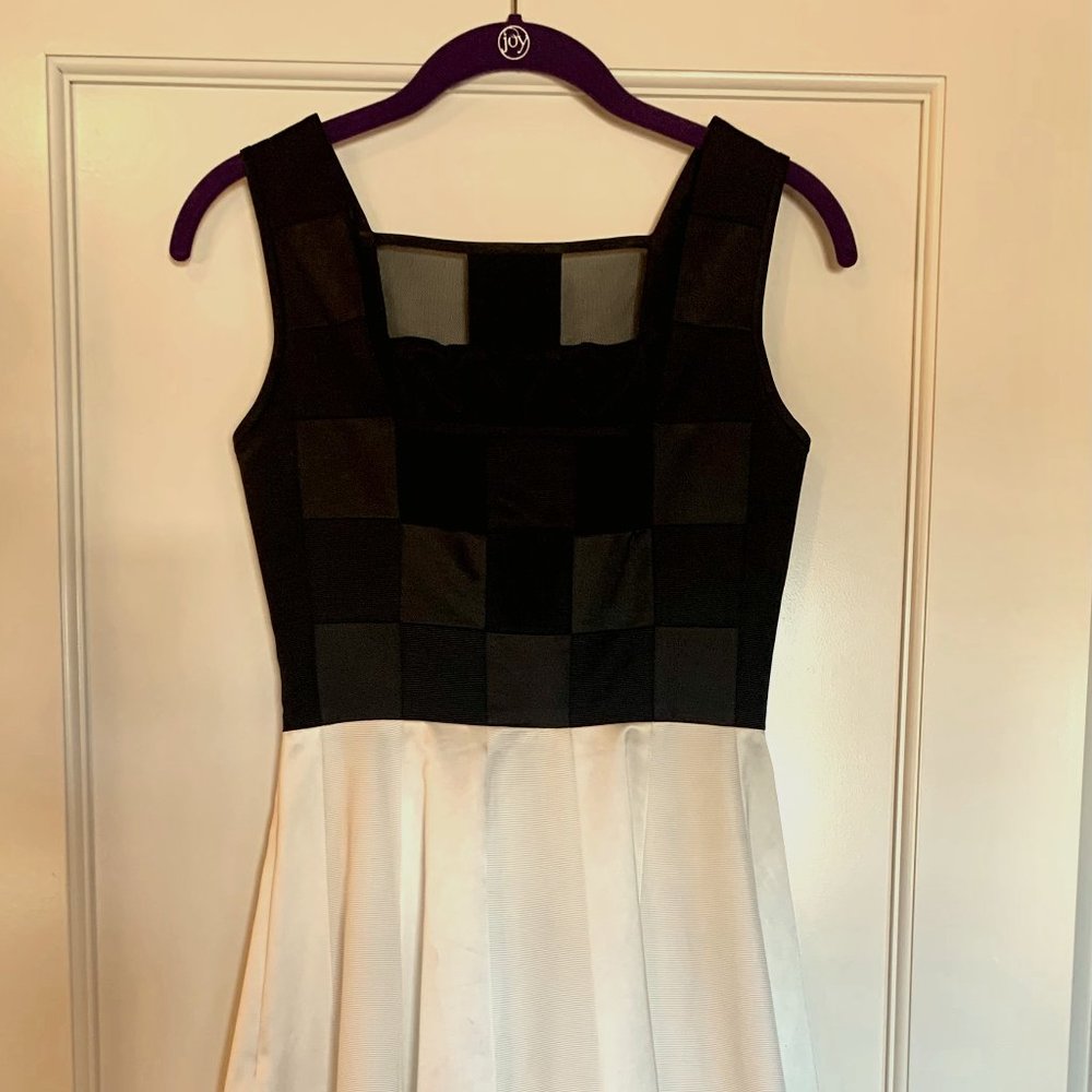 Karen Millen Black & White Graphic Pattern Dress